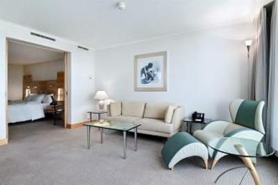 фото отеля Hilton Zurich Airport