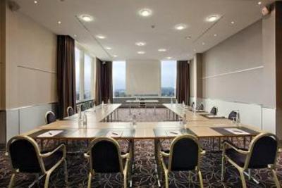 фото отеля Hilton Zurich Airport