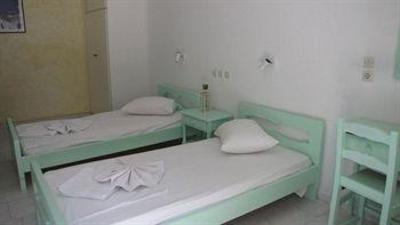 фото отеля Azalea Apartments Kamari