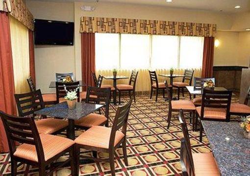 фото отеля Comfort Suites Golden Isles Gateway
