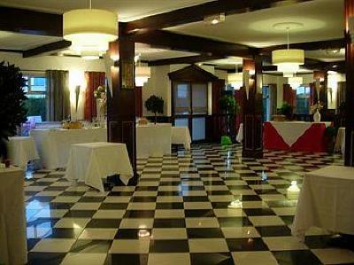фото отеля Kyriad Hotel Compiegne