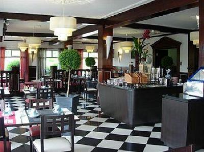 фото отеля Kyriad Hotel Compiegne