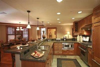 фото отеля Tahoe Mountain Resort Lodging Catamount Lodge