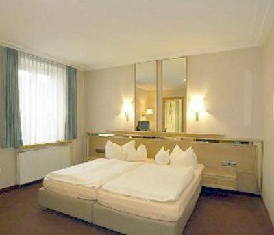 фото отеля Hotel Kurcafe Fussen