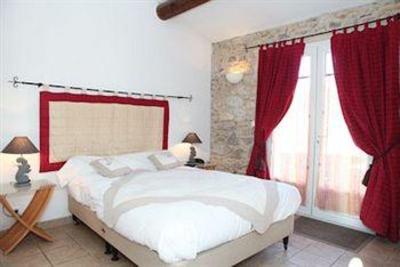 фото отеля Logis Hotel Dejeunez Sous l'Arbre Rousset