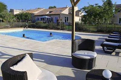 фото отеля Logis Hotel Dejeunez Sous l'Arbre Rousset