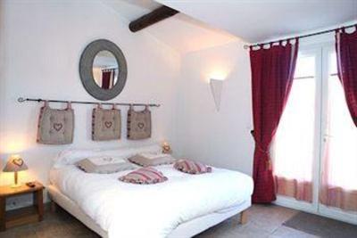 фото отеля Logis Hotel Dejeunez Sous l'Arbre Rousset