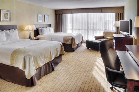 фото отеля Holiday Inn Toronto Airport East