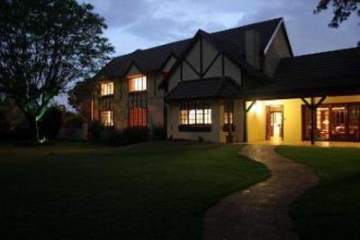 фото отеля Outlook Lodge