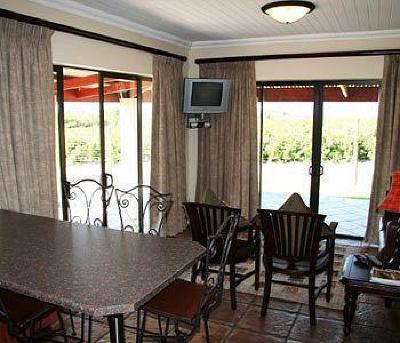 фото отеля Paddabult Country House and Self Catering Cottages Paarl