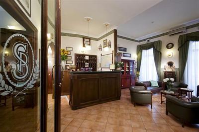 фото отеля Pinto-Storey Hotel