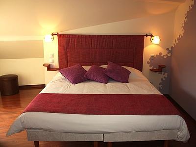 фото отеля Logis L'Hotel Chartres