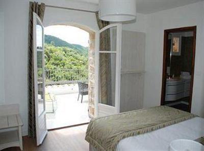 фото отеля Auberge Les 3 Barbus Hotel Generargues