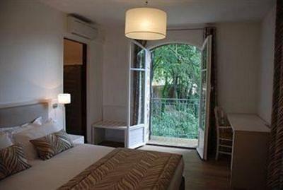 фото отеля Auberge Les 3 Barbus Hotel Generargues