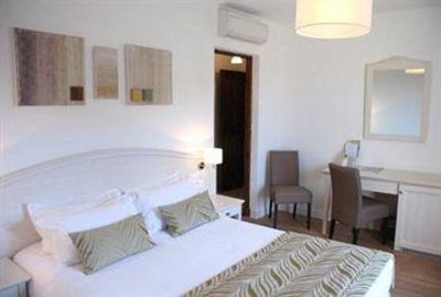 фото отеля Auberge Les 3 Barbus Hotel Generargues