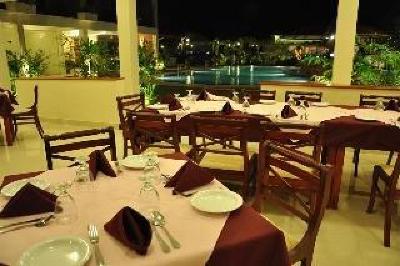 фото отеля Avenra Garden Hotel