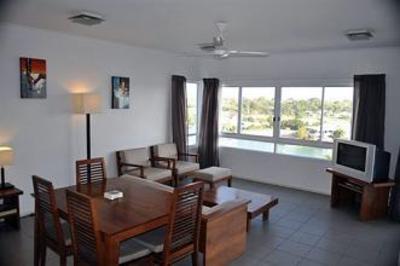 фото отеля Cullen Bay Serviced Apartments