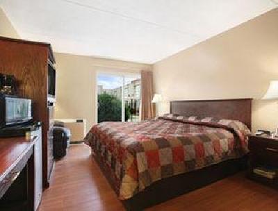 фото отеля Super 8 Cambridge