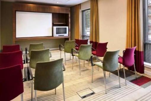 фото отеля Holiday Inn Express Stevenage