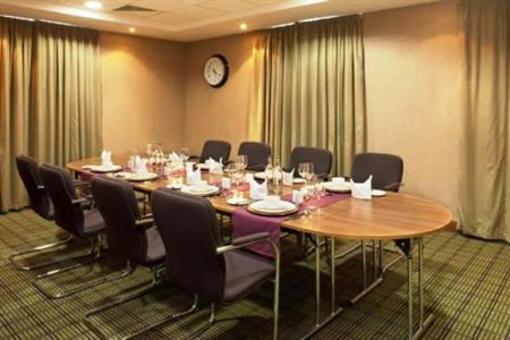 фото отеля Holiday Inn Express Stevenage