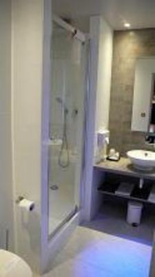 фото отеля Kyriad Paris Ouest Puteaux