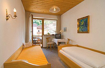 фото отеля Altstadt Hotel Zum Hechten Füssen