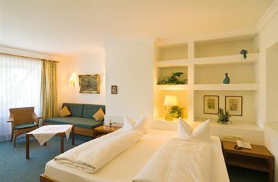 фото отеля Altstadt Hotel Zum Hechten Füssen