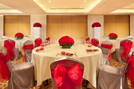 фото отеля Cosmopolitan Hotel Hong Kong