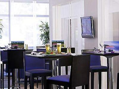 фото отеля Novotel Lyon Nord Porte de Lyon