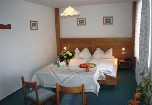 фото отеля Zur Linde Gasthof-Pension