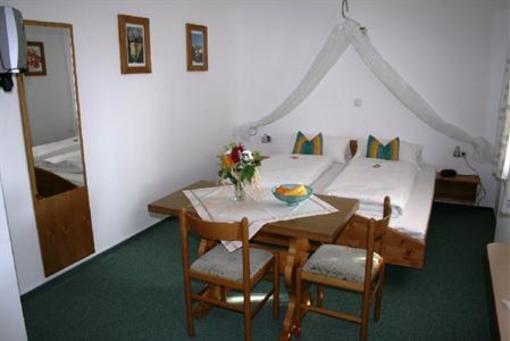 фото отеля Zur Linde Gasthof-Pension