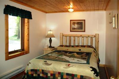 фото отеля Alger Falls Motel