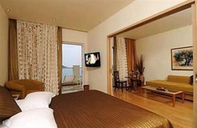 фото отеля Akrotiri Beach Hotel