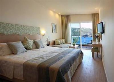 фото отеля Akrotiri Beach Hotel