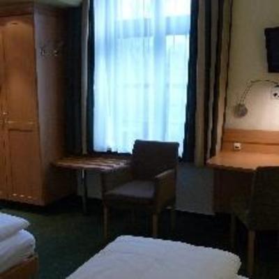 фото отеля Hotel & Gastätte Erftruhe