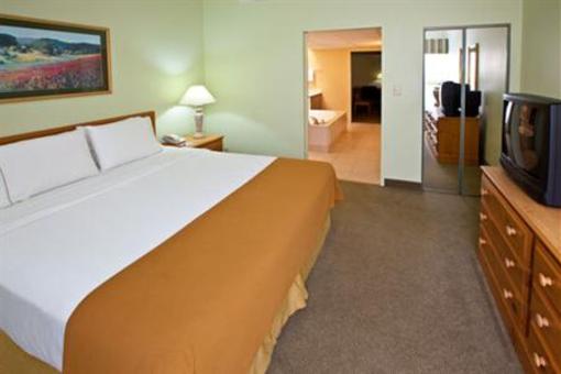 фото отеля Baymont Inn and Suites Fishers Indianapolis Area