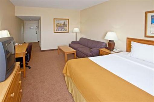 фото отеля Baymont Inn and Suites Fishers Indianapolis Area