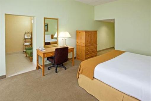 фото отеля Baymont Inn and Suites Fishers Indianapolis Area