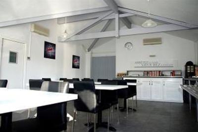 фото отеля Kyriad Hotel Montauban