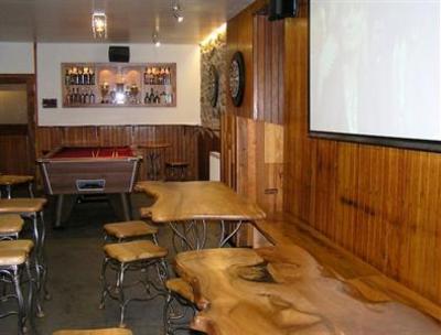 фото отеля Bowmore Hotel