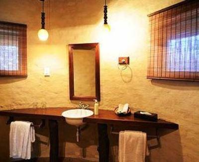 фото отеля Mopane Bush Lodge