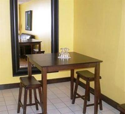 фото отеля Battery Hotel And Suites