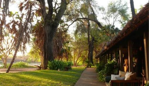 фото отеля Tsavo Safari Camp - Kitaani Kya Ndundu