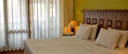 фото отеля Tirtagangga Hotel