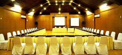 фото отеля Tirtagangga Hotel