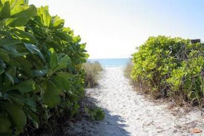 фото отеля Beach Castle Resort Longboat Key