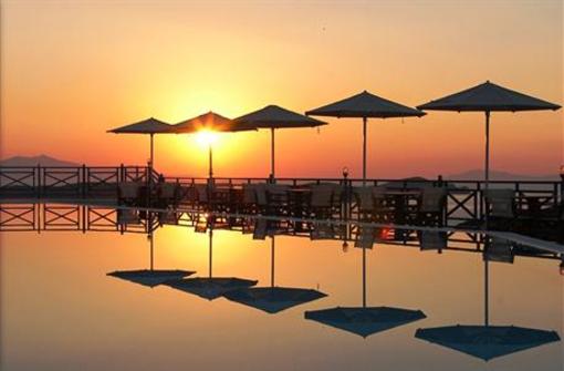 фото отеля Sunrise Beach Suites