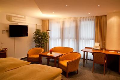 фото отеля Parkhotel Deutsches Haus Bodenwerder