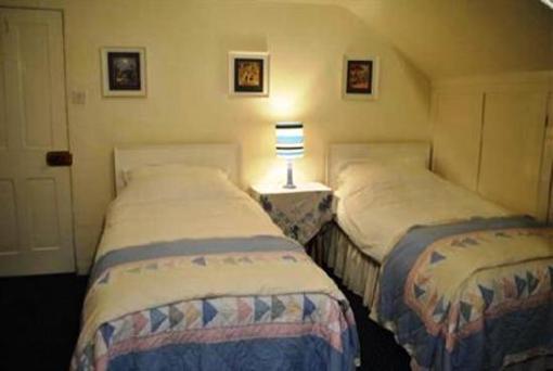 фото отеля Churchill Guest House