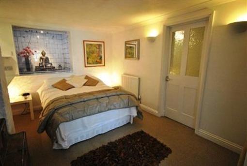 фото отеля Churchill Guest House